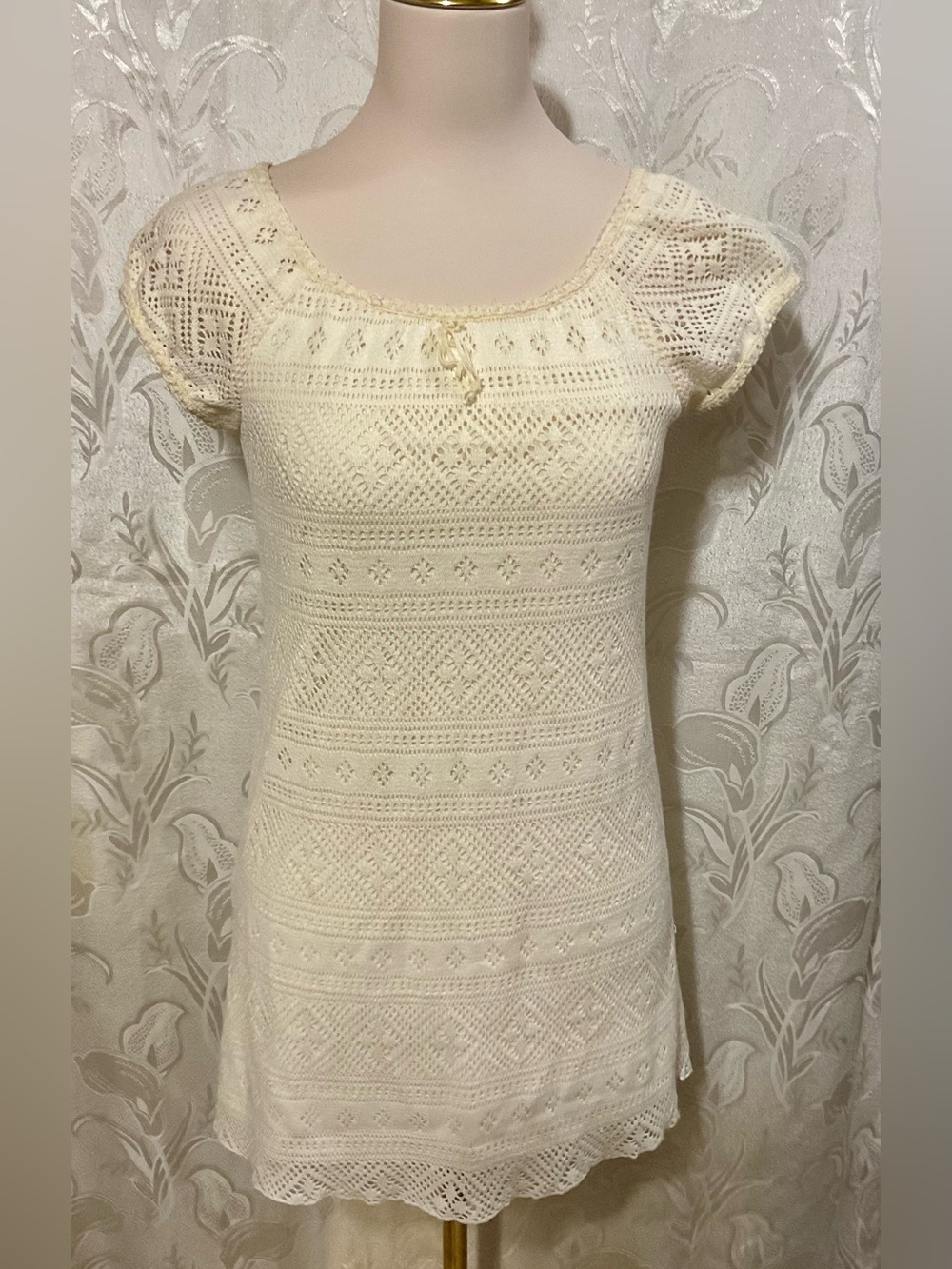 Xhilaration Short Sleeve Boho Scoop Neck Cream Crochet Knit Mini Dress